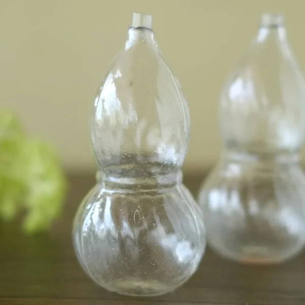 レトロゆらゆら薄ガラスのニッキ水瓶
