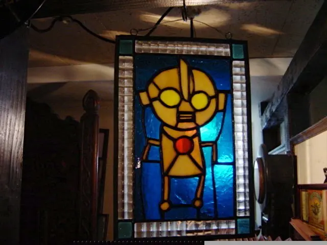 幼い子どもの絵をステンドグラスに」事始め | びいだま舎